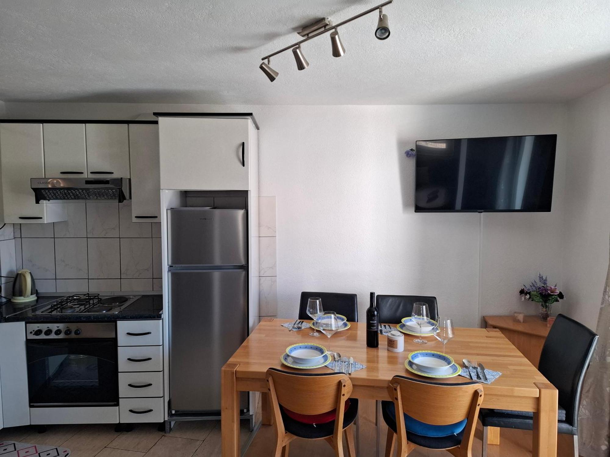 Apartment Kastilac Каштела Экстерьер фото